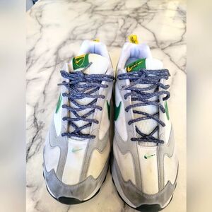 Nike Air Max Dawn Gorge green white black sz 11